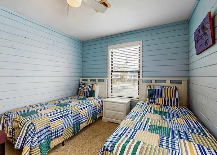 Centrally-located Gulf Front Paradise Wfurnished Sun Deck & Gorgeous Water View