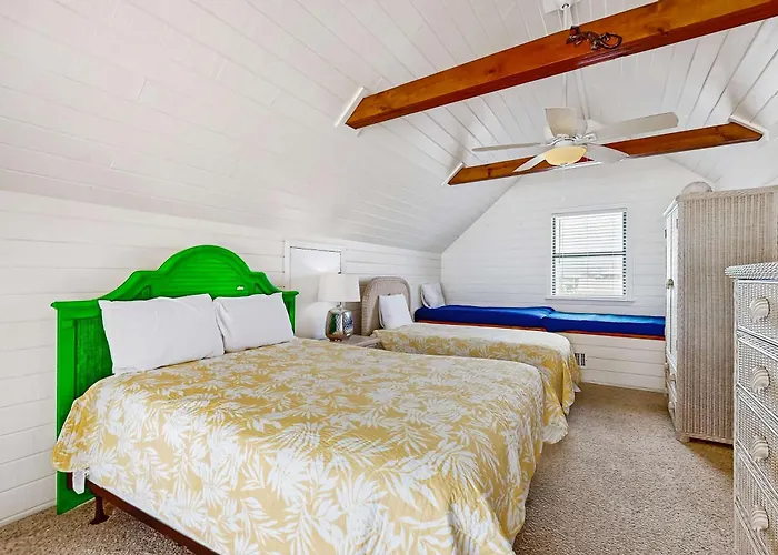 Centrally-located Gulf Front Paradise Wfurnished Sun Deck & Gorgeous Water View Holiday home Gulf Shores